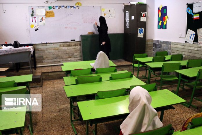 لزوم بهره‌گیری از روش‌های نوین آموزشی/نسل امروز پرسشگر و پویا است
