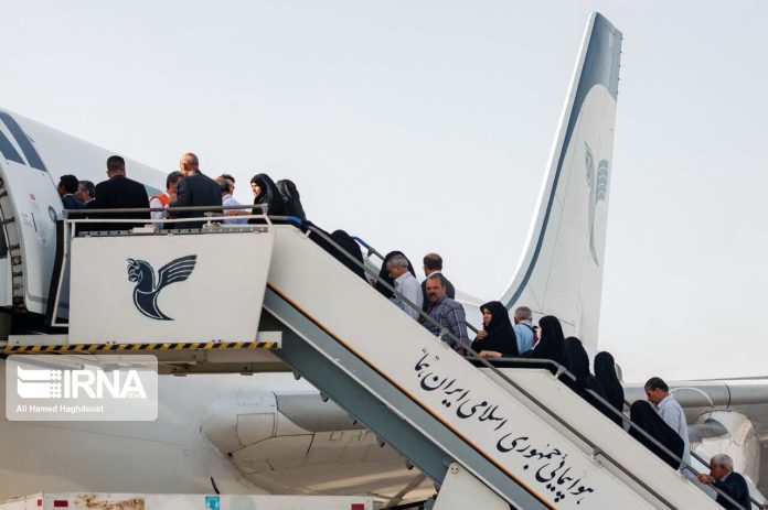 حجاج تمتع پس از ۴۰ سال از فرودگاه خرم‌آباد پرواز کردند