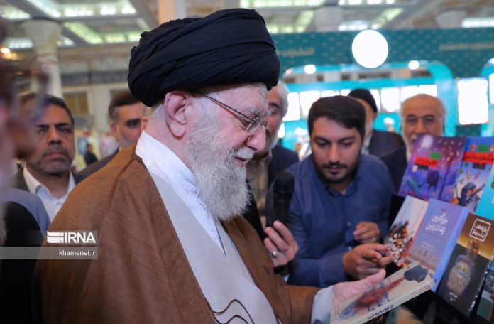 وزیر فرهنگ: بی‌صبرانه منتظر حضور رهبر انقلاب در نمایشگاه کتاب هستیم+ فیلم