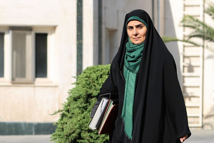 استیضاح وزیر راه و شهرسازی سیاسی است