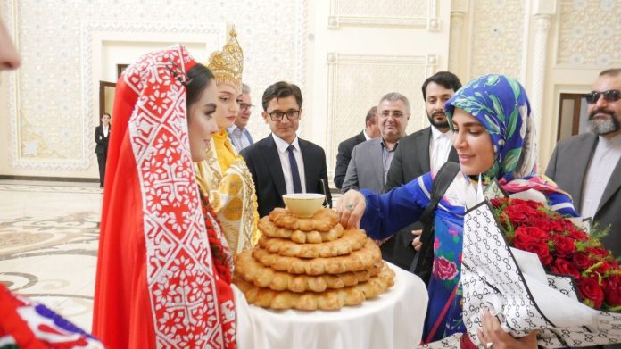 معاون امور هنری وزیر فرهنگ وارد تاجیکستان شد