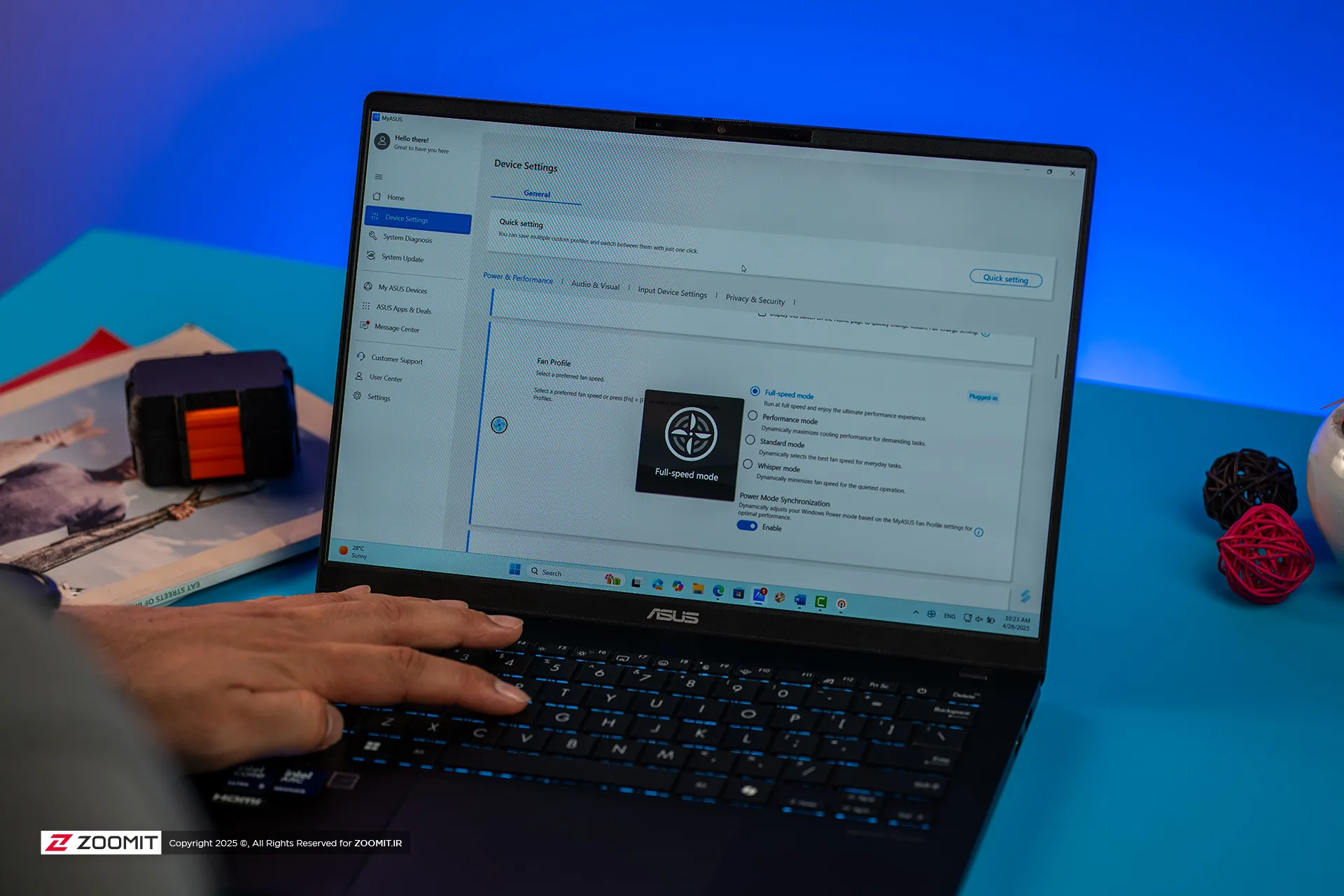 لپ تاپی در حال اجرای نرم افزار MyASUS